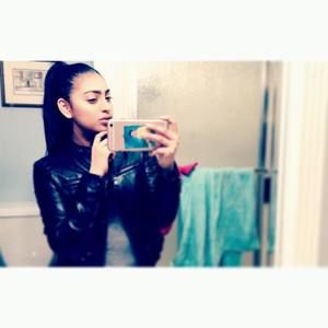 Meet your Posher, Amparo